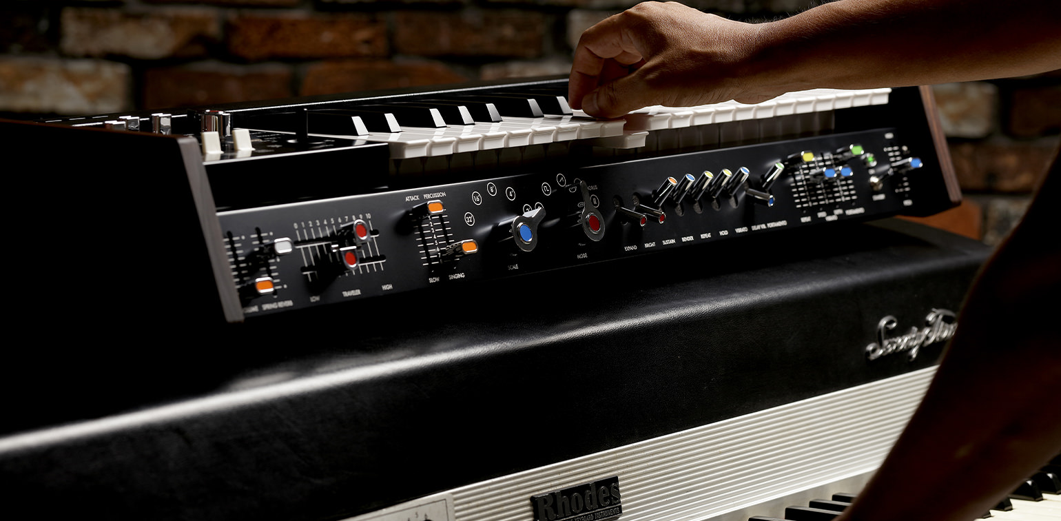 miniKORG 700FS - SYNTHESIZER | KORG (Chile)