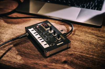 NTS-1 digital kit - PROGRAMMABLE SYNTHESIZER KIT | KORG (India)