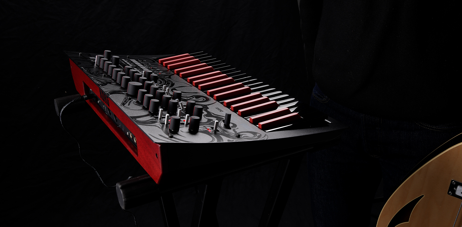 【生産終了・希少限定】KORG minilogue bass 美品セット Korg minilogue Bass, new limited edition clothes but with