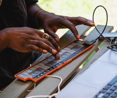 nanoKEY Fold - FOLDABLE MIDI KEYBOARD | KORG (Middle East - EN)
