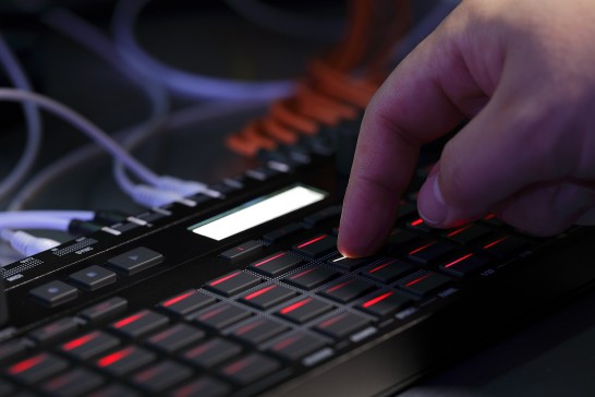 KORG SQ-64 MIDIシーケンサー SQ-64 - POLY SEQUENCER | KORG (Middle East - EN)