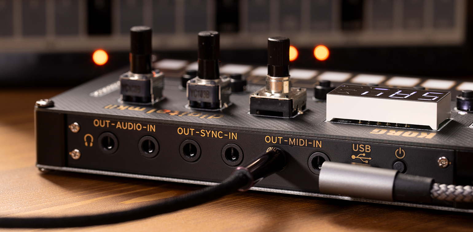 NTS-1 digital kit mkII - PROGRAMMABLE SYNTHESIZER KIT | KORG (The