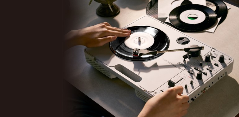 handytraxx play - PORTABLE RECORD PLAYER | KORG (USA)