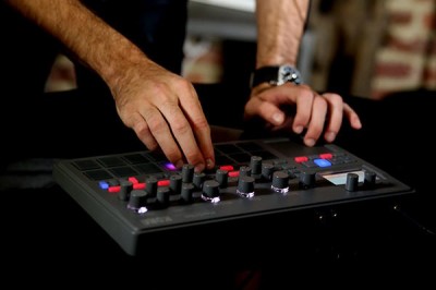 DJ機材 KORG electribe Korg Electribe-2 Music Production Station Mavi DJ Controller Fiyatı