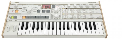 1 synthétiseur KORG MicroKorg avec support